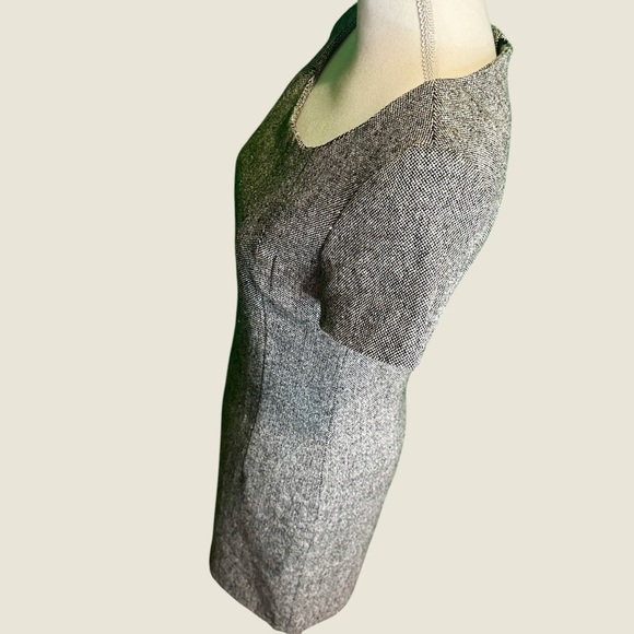 BCBGMaxAzria Black & White Tweed Scoopneck Short Sleeve
Mini Shift Dress Size M - Picture 5 of 13